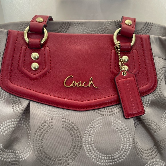 Coach Ashley, Shoulder Purse. - Picture 11 of 12